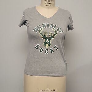 NBA Milwaukee Bucks V-neck tee-shirt. Size XS